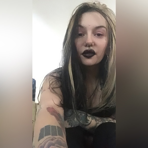 Poshmark Ambassador💕🙏🧿💕💫 5 Star Seller - Picture 4 of 16